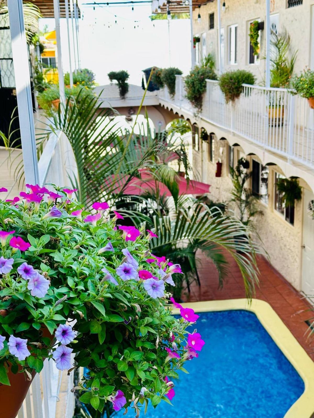 Bungalows Las Glorias Rincon de Guayabitos Eksteriør billede
